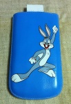 Кролик Багз Банни на синем фоне