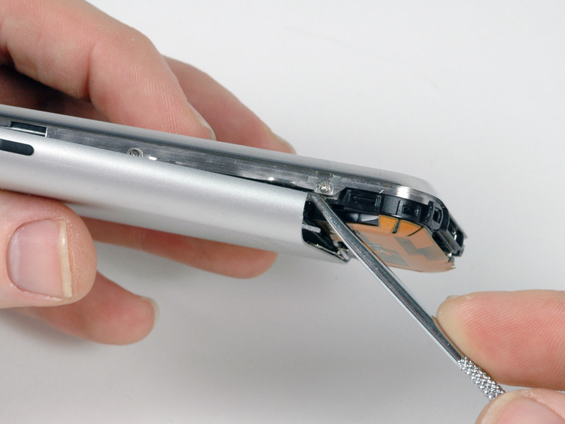 10-Removing-the-rear-cover-with-aluminum-iphone-2g-3.jpg